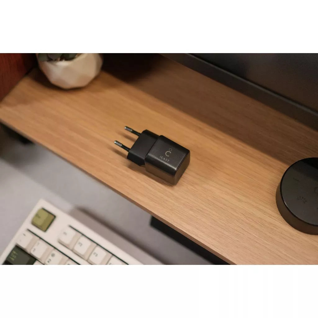 iCast 30W Mini USB-C Power Adaptor Fast Charging Wall Charger
